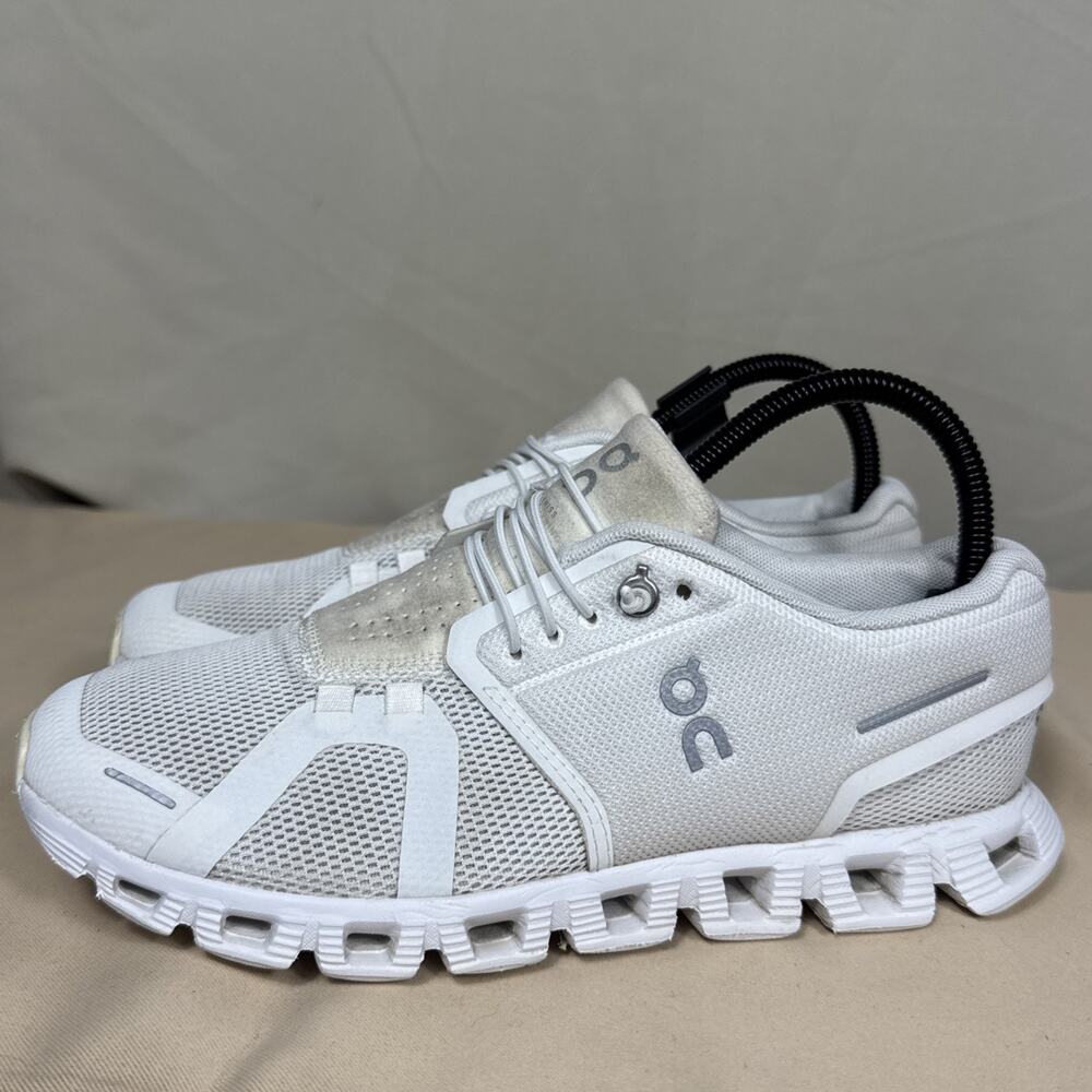 On Cloud 5 Women’s 7.5 White Running Walking Shoes CloudTec Sneakers